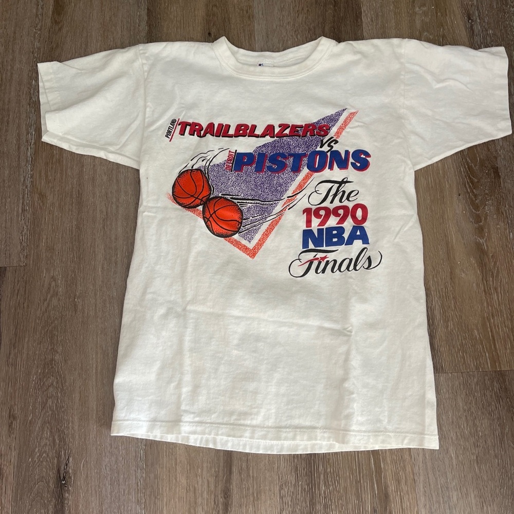 1990 NBA Finals Single Stitch T-Shirt.  Medium and in excellent condition.